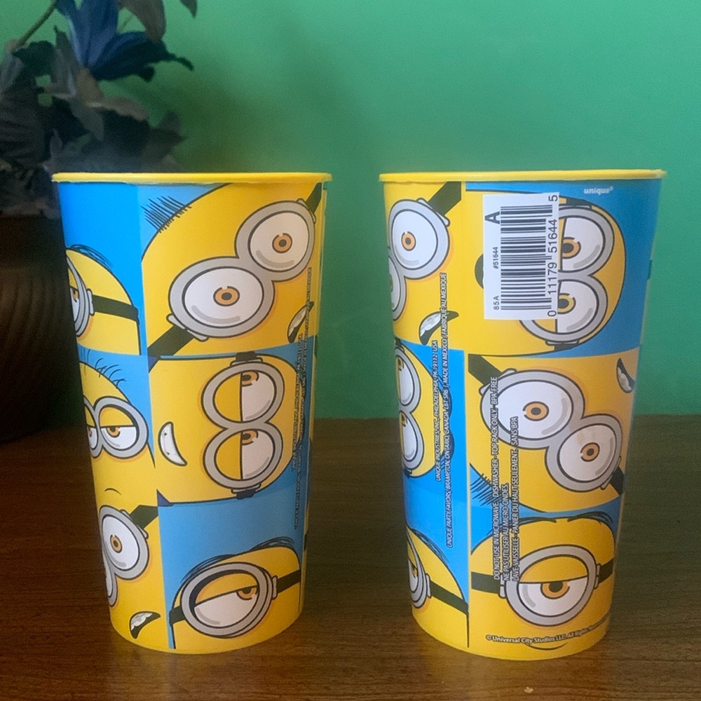 NWT Minions Yellow 22oz Cup Set